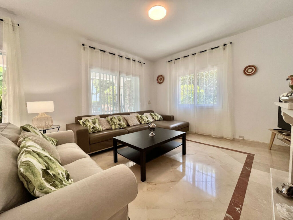 Detached Villa San Pedro de Alcántara Málaga - image 12