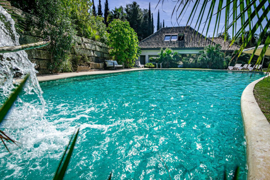 Detached Villa Río Real Málaga - image 12