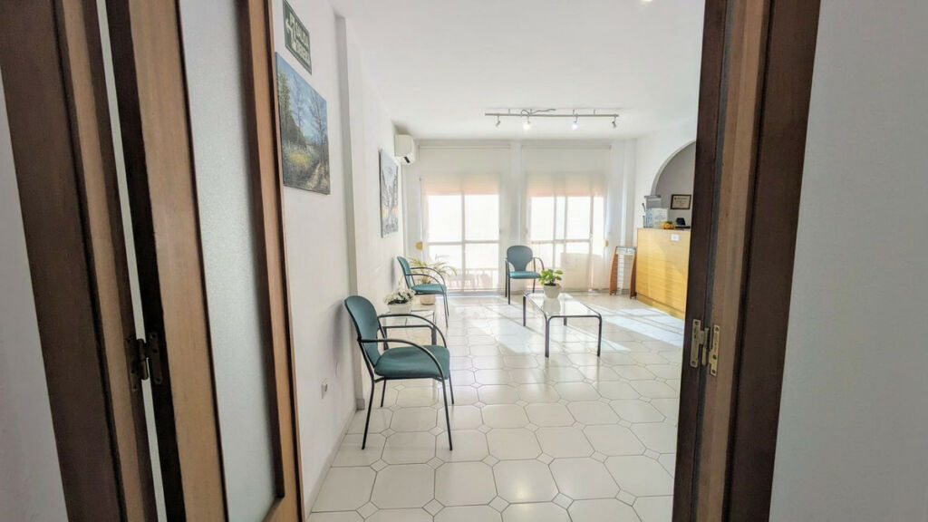 Middle Floor Apartment Fuengirola Málaga - image 12