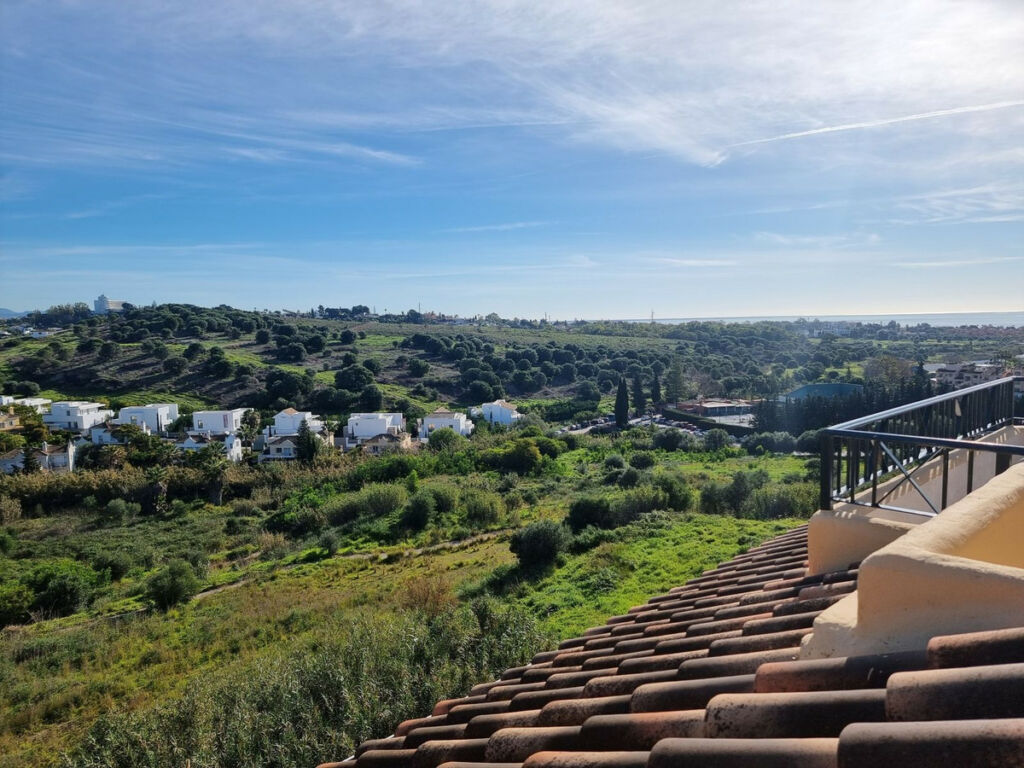 Top Floor Apartment Estepona Málaga - image 12