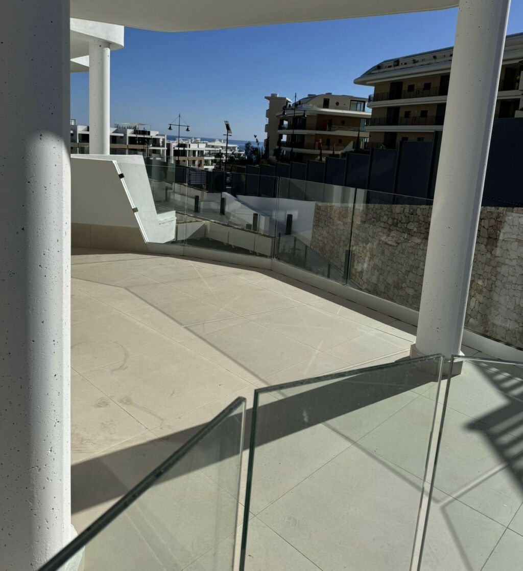 Middle Floor Apartment Fuengirola Málaga - image 12