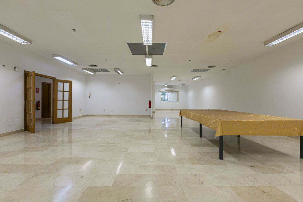 Warehouse Marbella Málaga - image 12