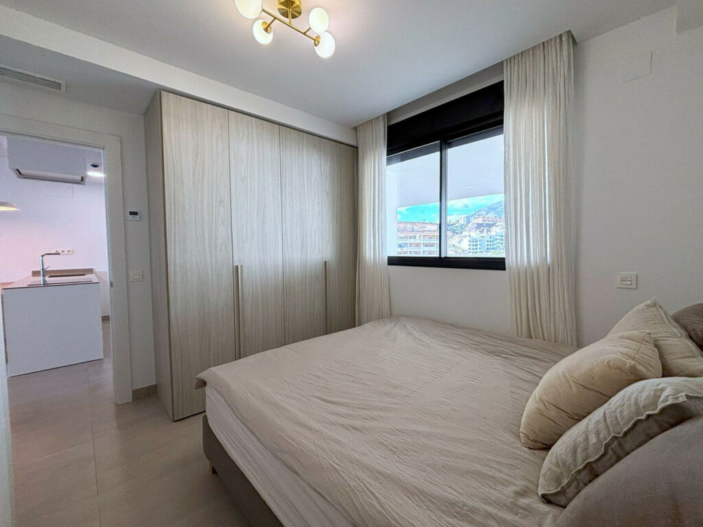 Middle Floor Apartment Fuengirola Málaga - image 12
