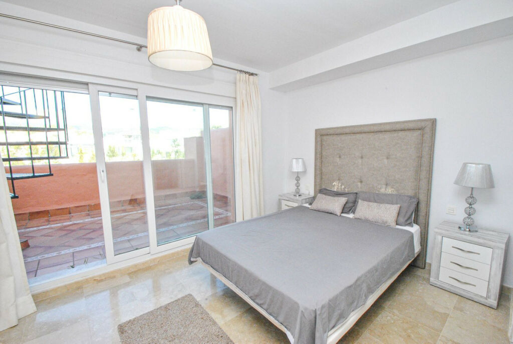 Townhouse Cabopino Málaga - image 12