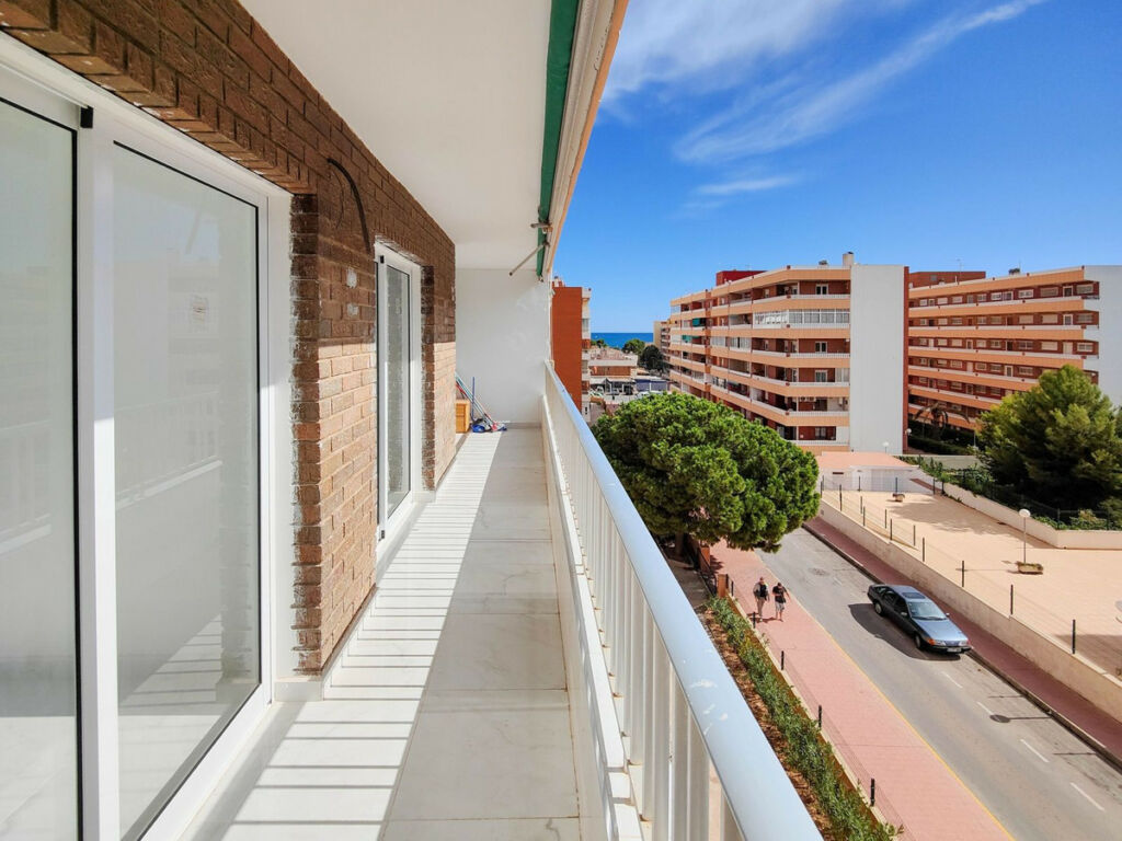 Middle Floor Apartment Punta Prima Alicante - image 12