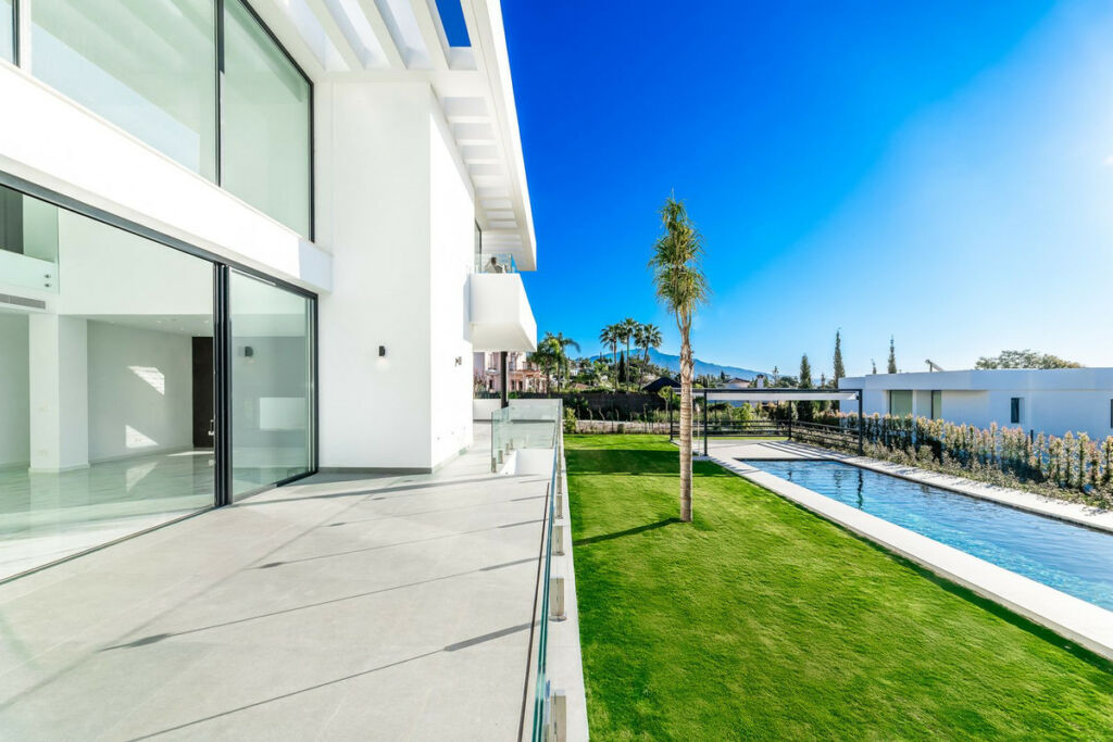 Detached Villa Benahavís Málaga - image 17
