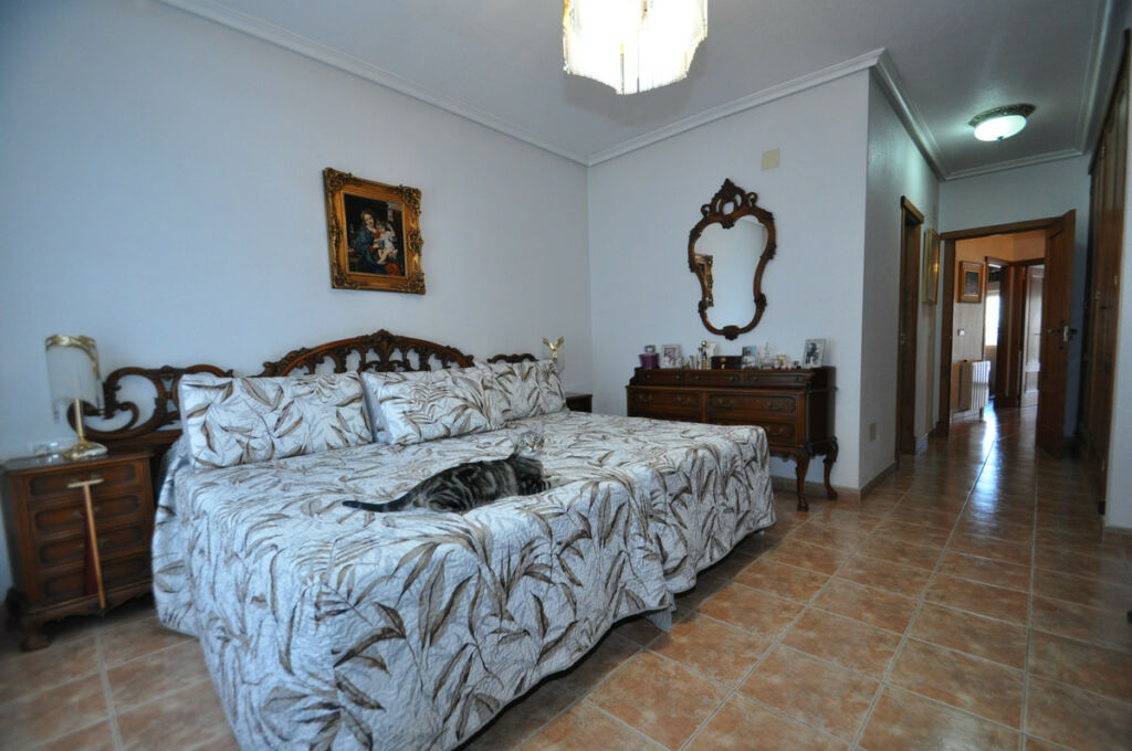 Townhouse Pinoso Alicante - image 12