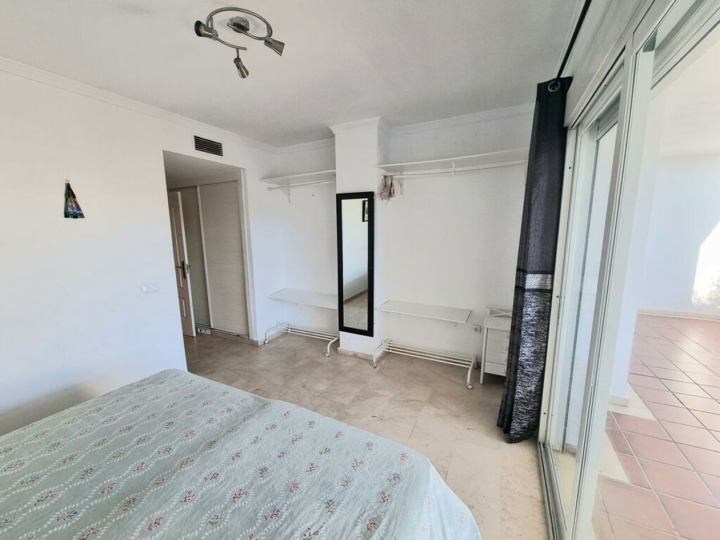Middle Floor Apartment Puerto Banús Málaga - image 13