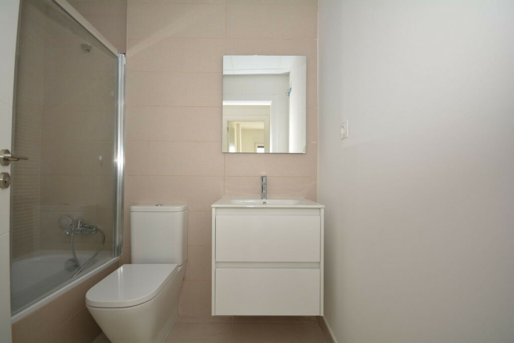 Middle Floor Apartment Estepona Málaga - image 13