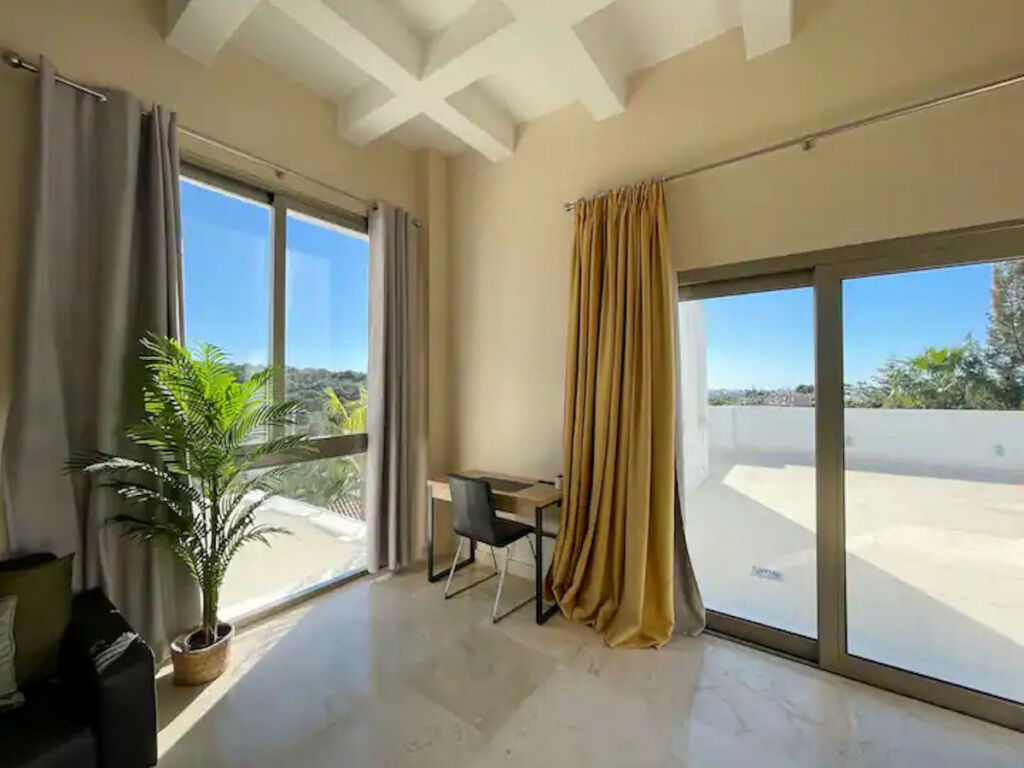 Detached Villa Benahavís Málaga - image 13