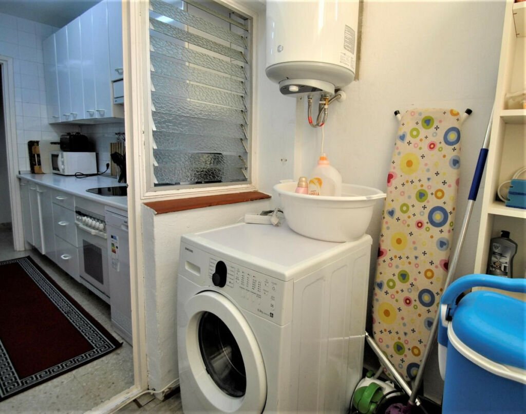 Middle Floor Apartment Los Boliches Málaga - image 13