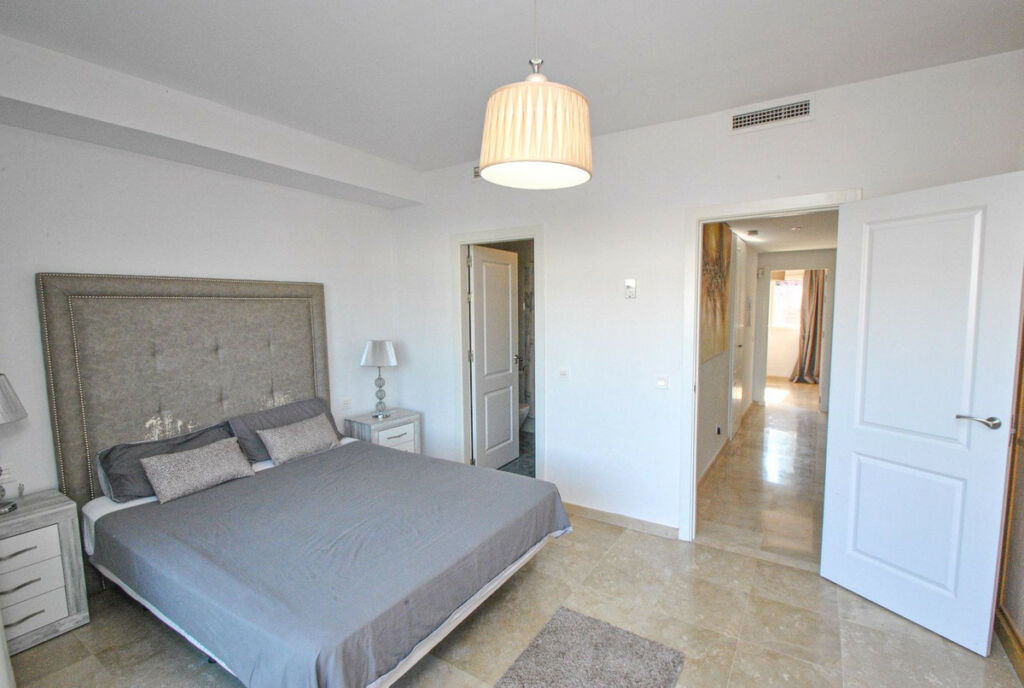 Townhouse Cabopino Málaga - image 13