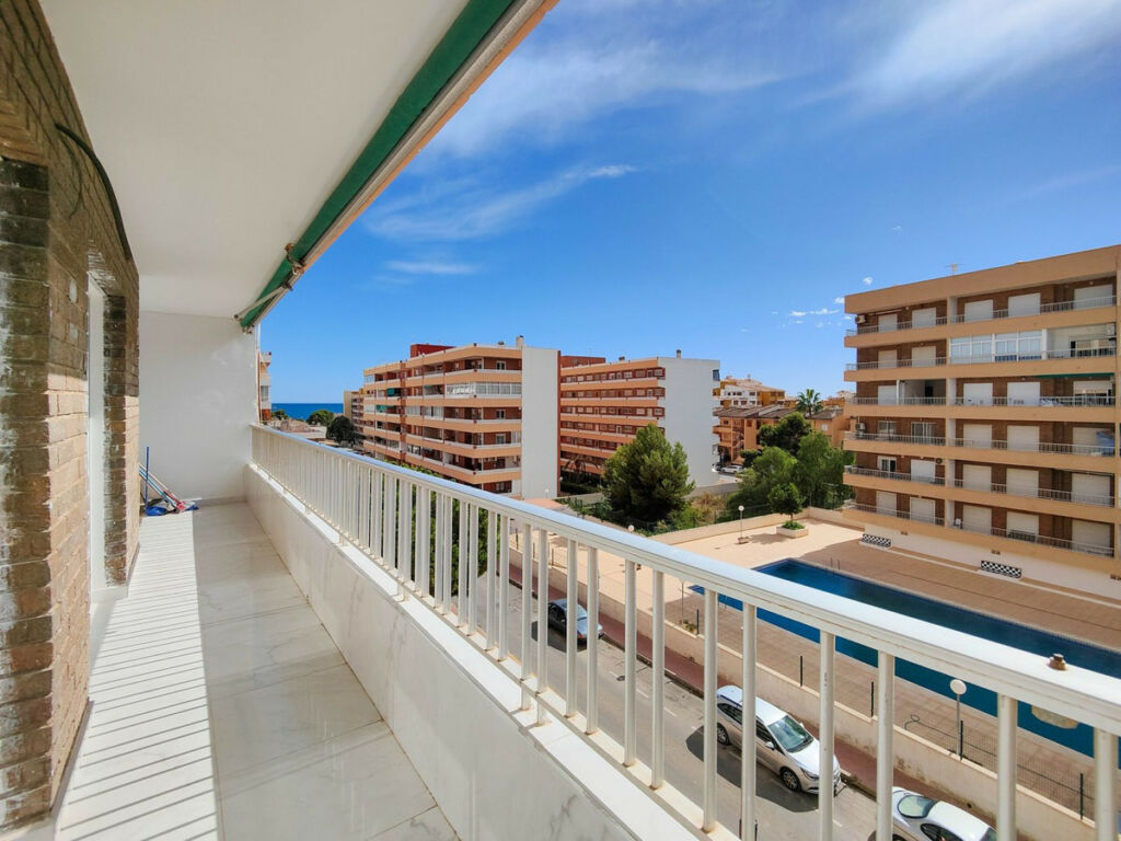 Middle Floor Apartment Punta Prima Alicante - image 13