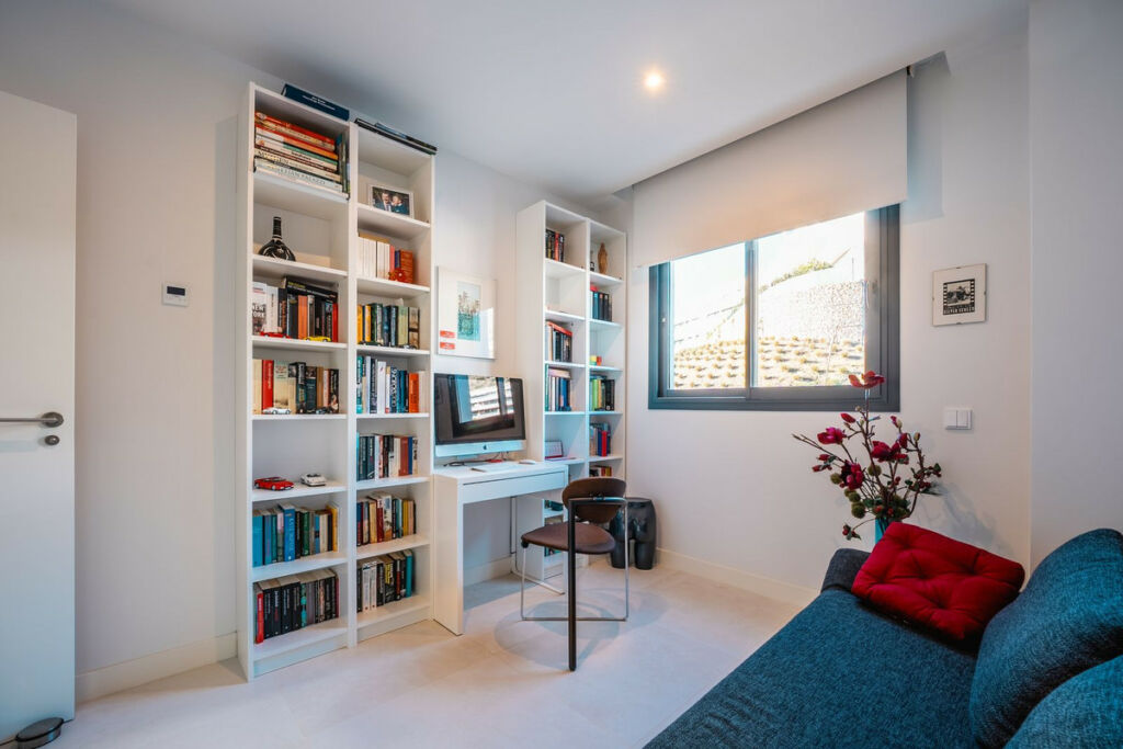 Middle Floor Apartment Fuengirola Málaga - image 13