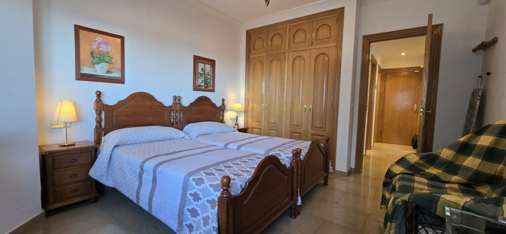 Middle Floor Apartment La Carihuela Málaga - image 13