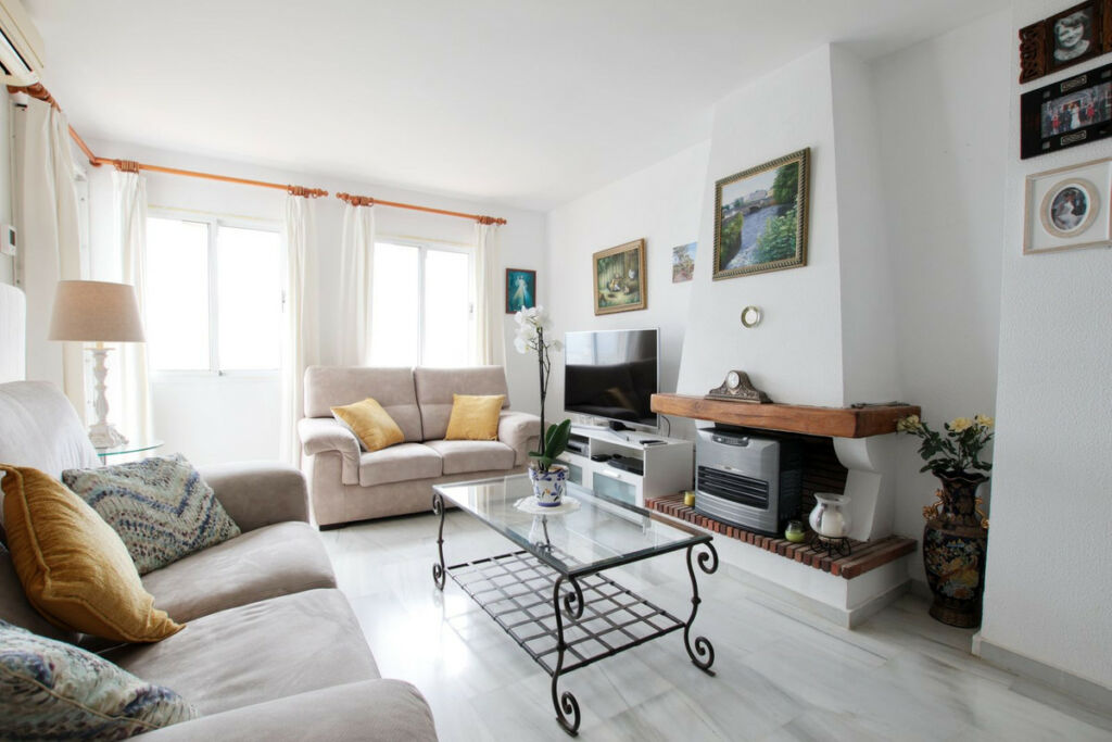 Penthouse Calahonda Málaga - image 13