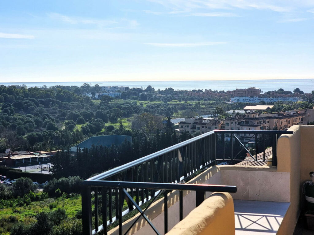 Top Floor Apartment Estepona Málaga - image 13