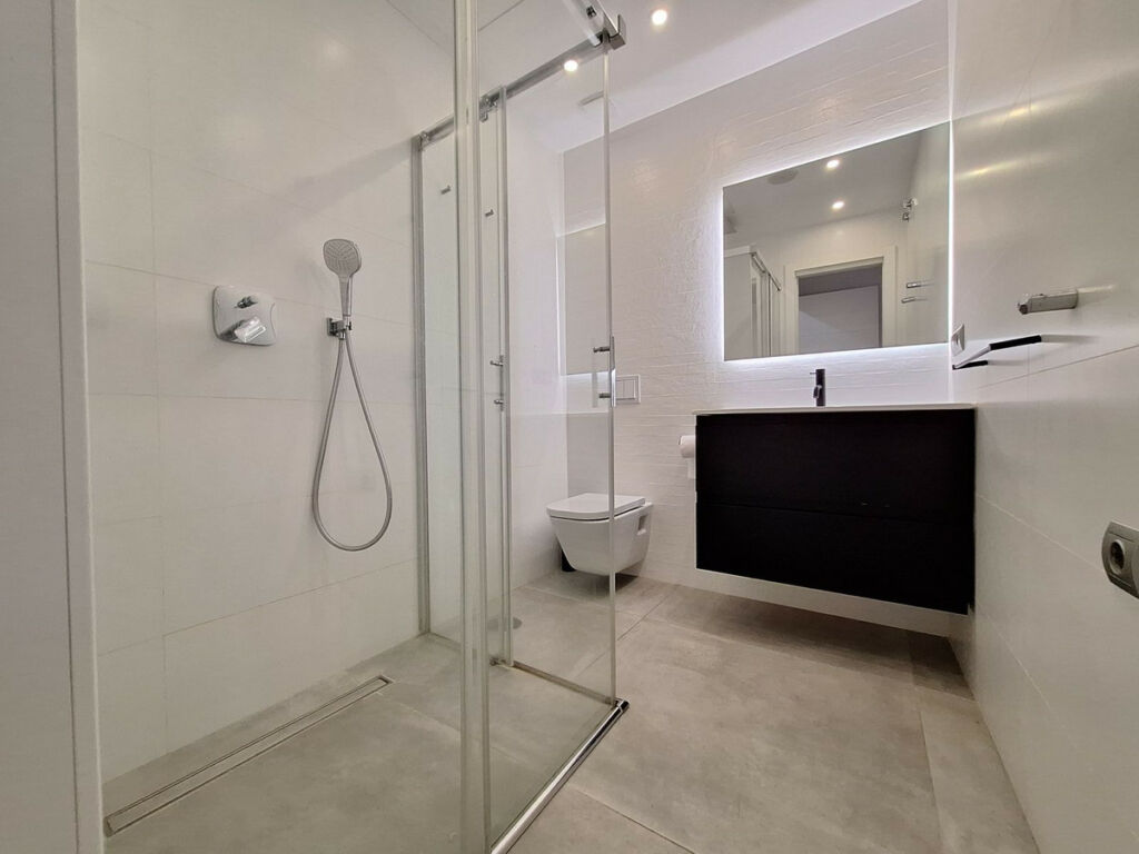 Middle Floor Apartment Bel Air Málaga - image 14