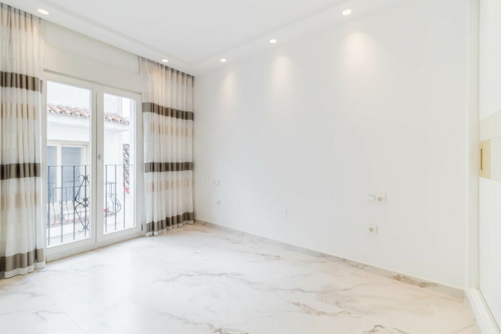 Townhouse Estepona Málaga - image 14