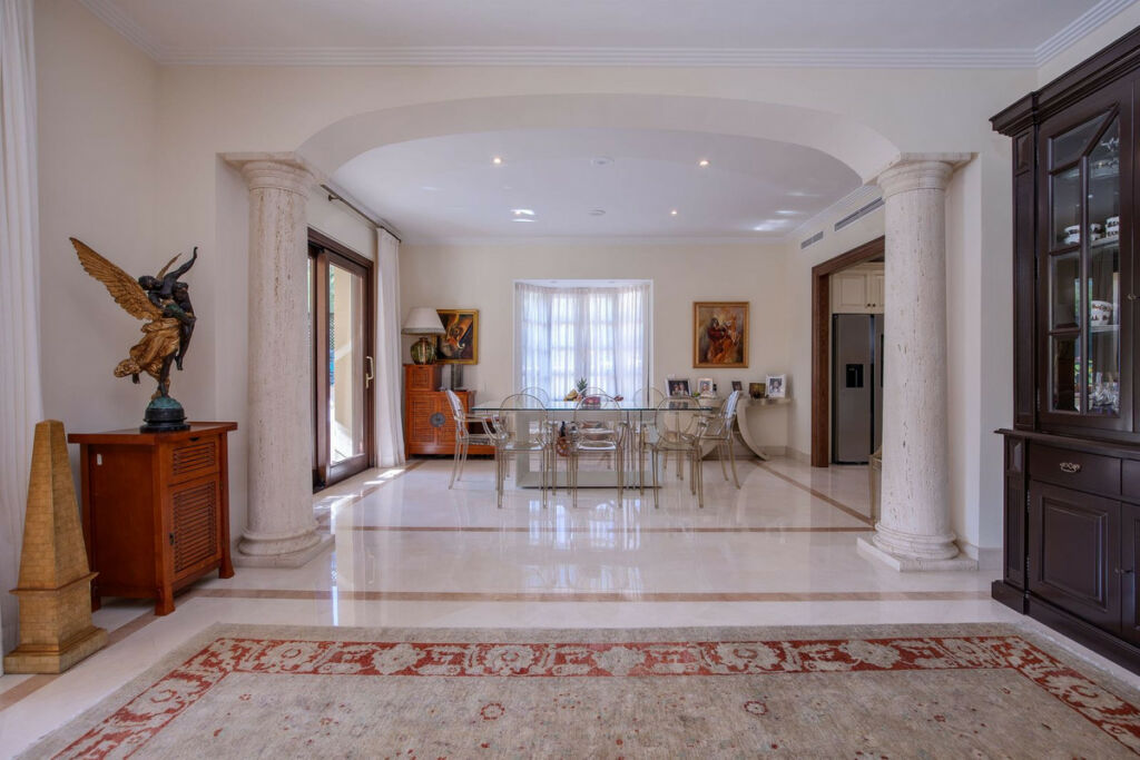 Detached Villa Los Arqueros Málaga - image 13