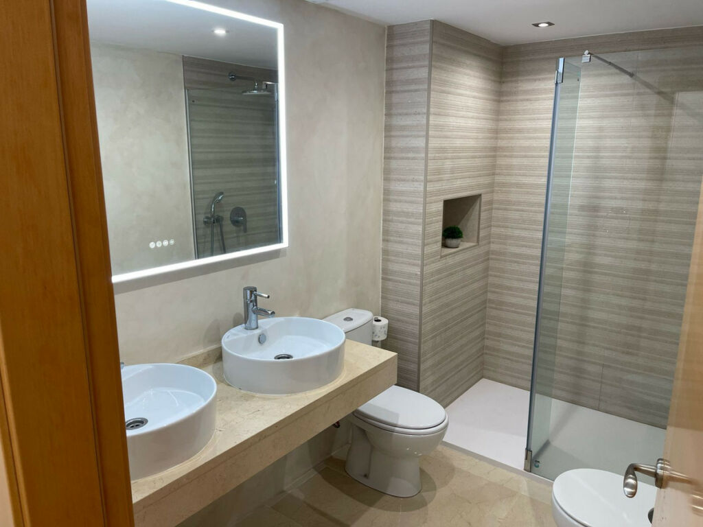 Middle Floor Apartment Estepona Málaga - image 14