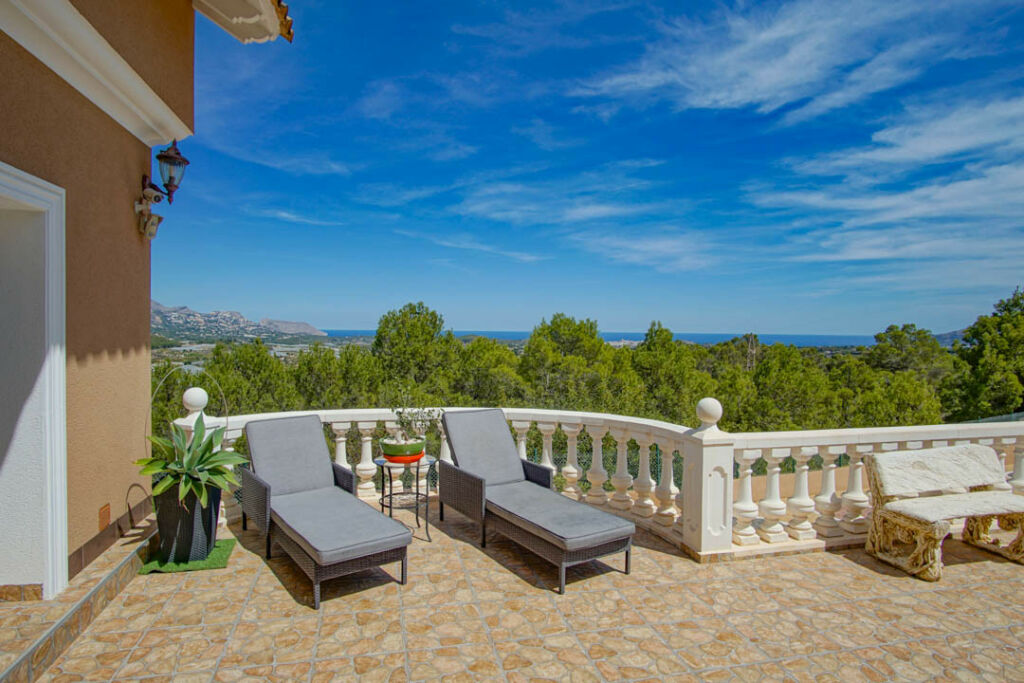 Detached Villa La Nucia Alicante - image 14