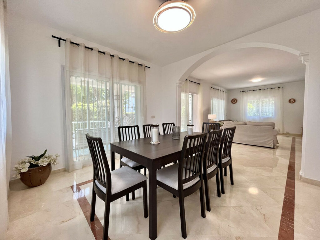 Detached Villa San Pedro de Alcántara Málaga - image 14
