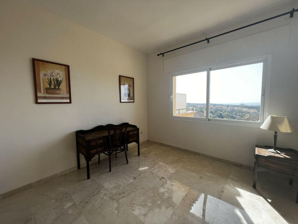 Middle Floor Apartment Elviria Málaga - image 14