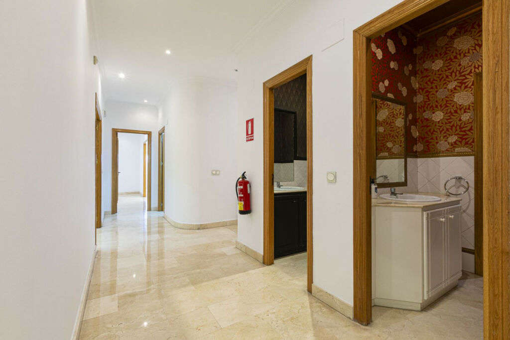 Warehouse Marbella Málaga - image 14
