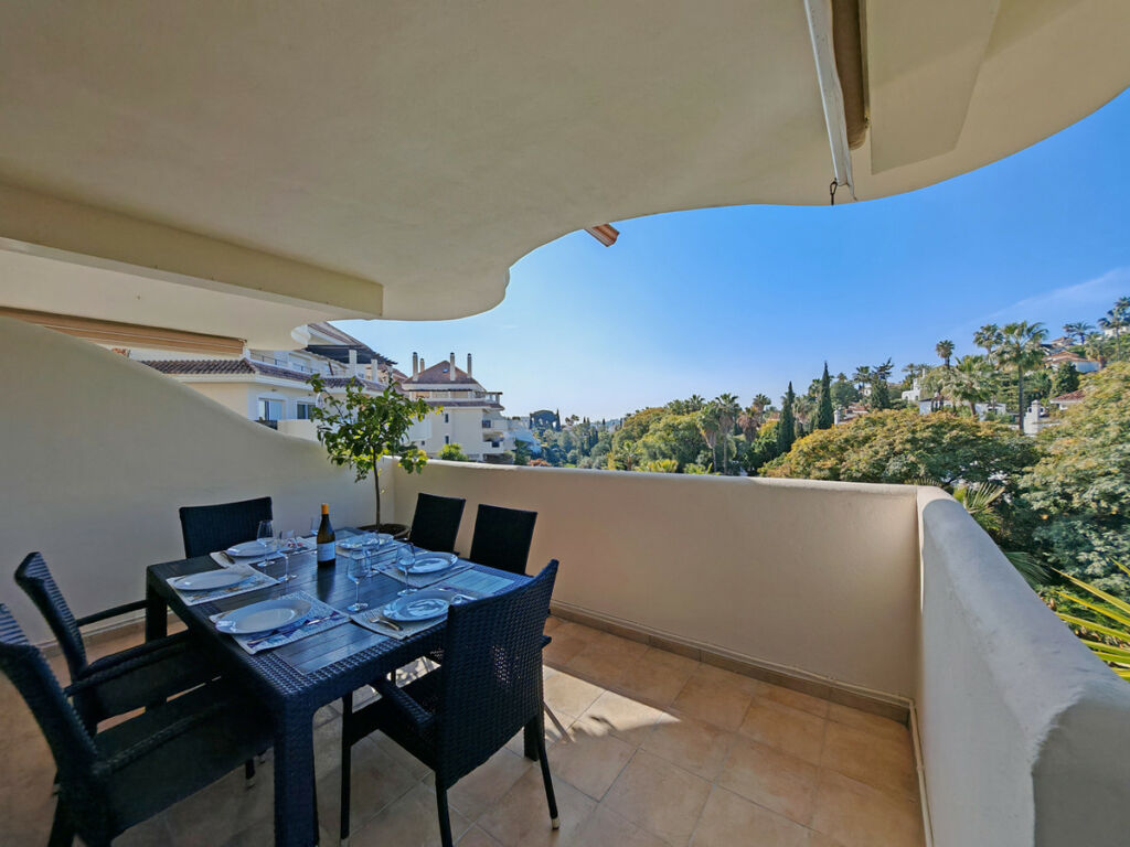 Middle Floor Apartment Nueva Andalucía Málaga - image 14