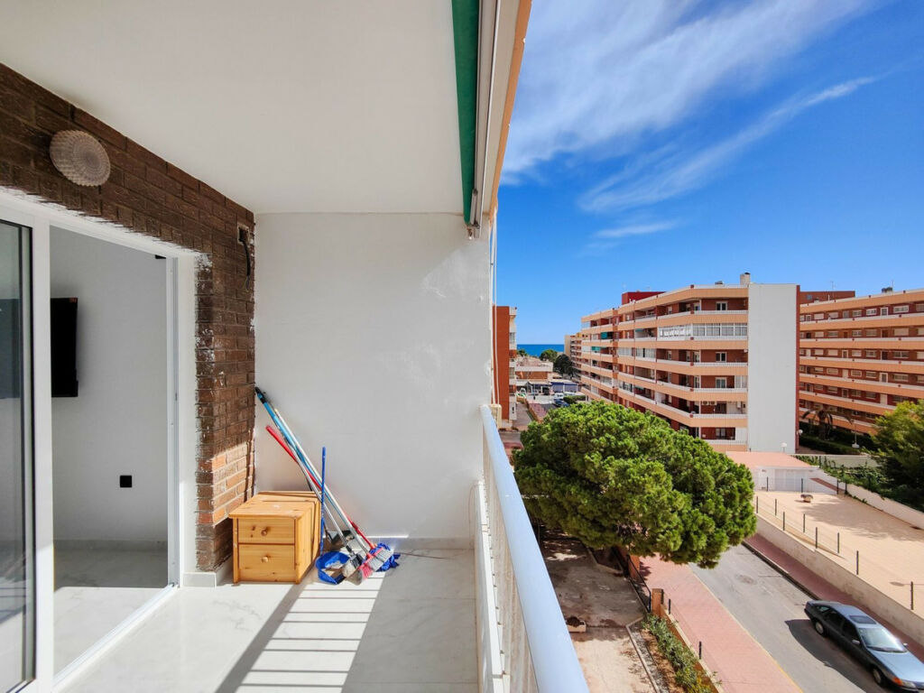 Middle Floor Apartment Punta Prima Alicante - image 14