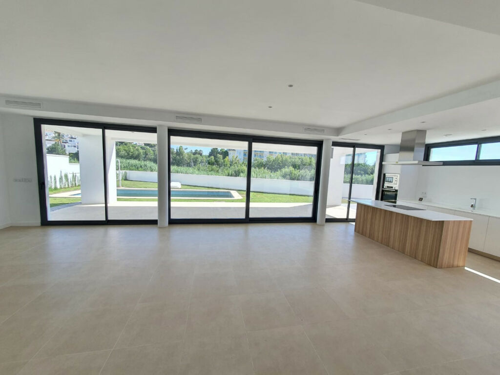 Detached Villa La Duquesa Málaga - image 14