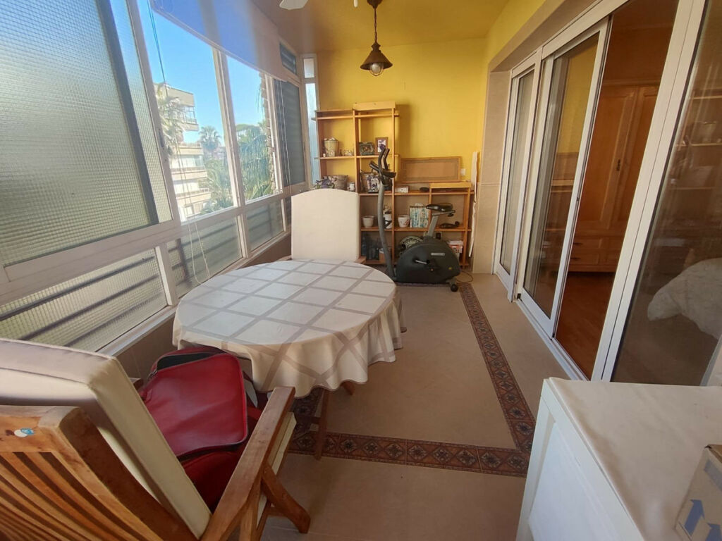 Middle Floor Apartment Torrevieja Alicante - image 14