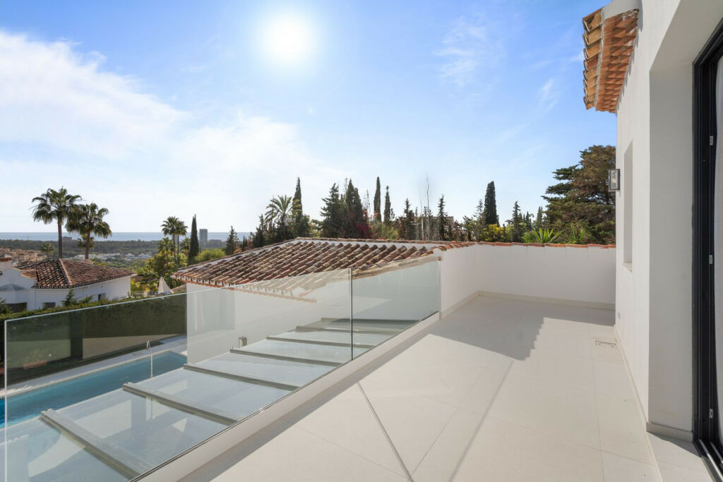 Detached Villa Elviria Málaga - image 13