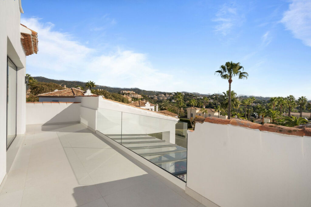 Detached Villa Elviria Málaga - image 14