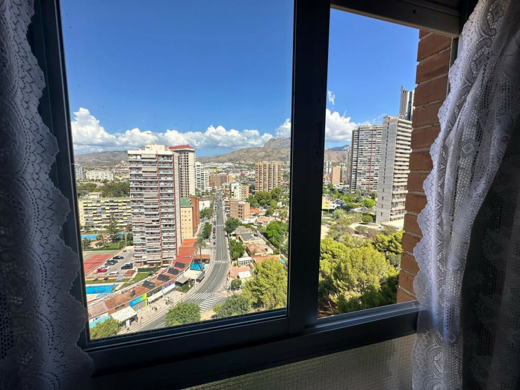 Middle Floor Apartment Benidorm Alicante - image 15