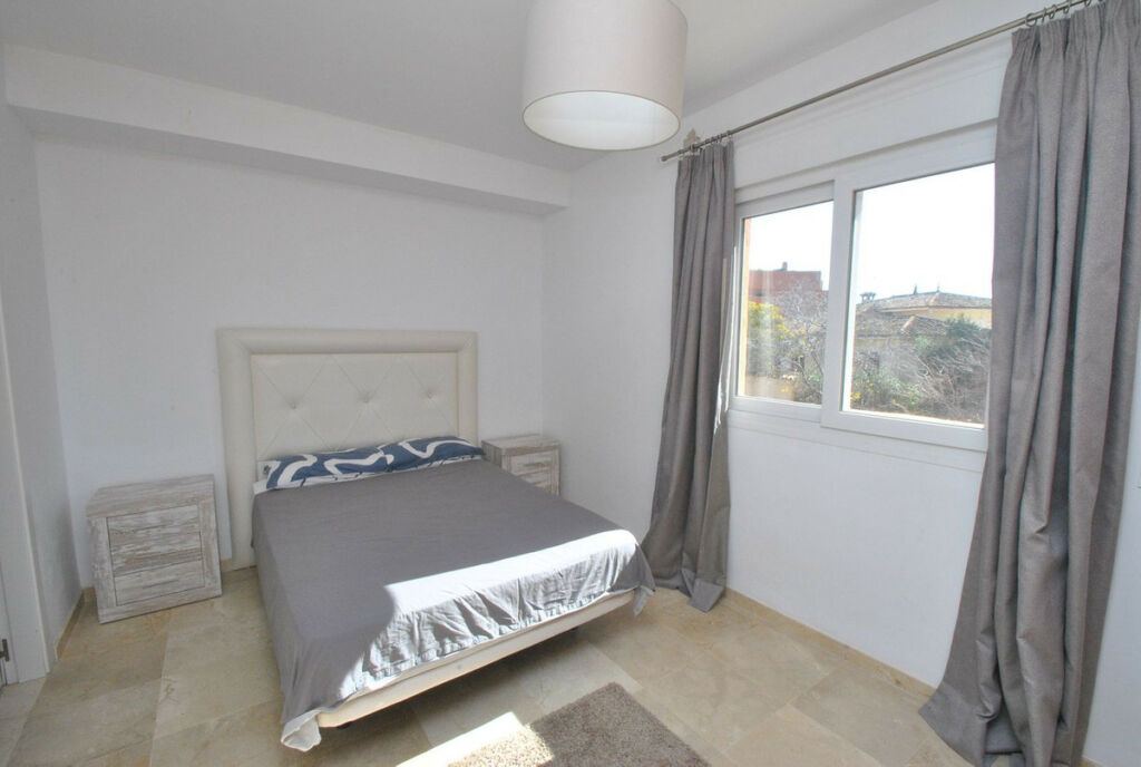 Townhouse Cabopino Málaga - image 15