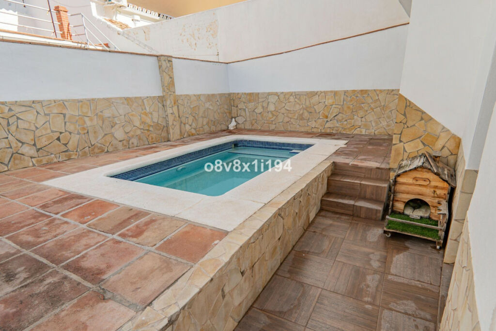 Detached Villa Pizarra Málaga - image 15