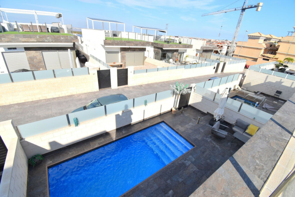 Detached Villa Villamartin Alicante - image 15