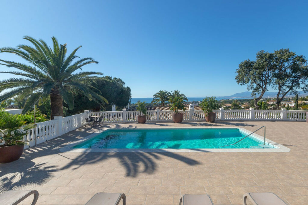 Detached Villa Elviria Málaga - image 17