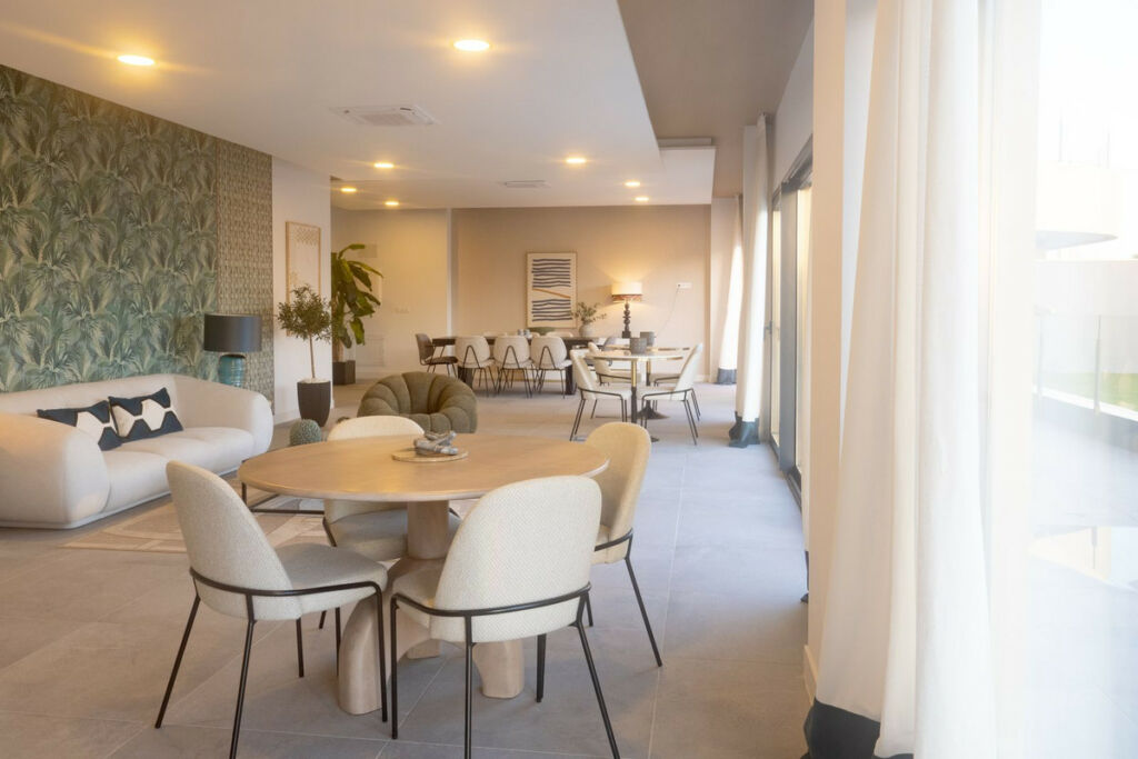 Middle Floor Apartment Selwo Málaga - image 15