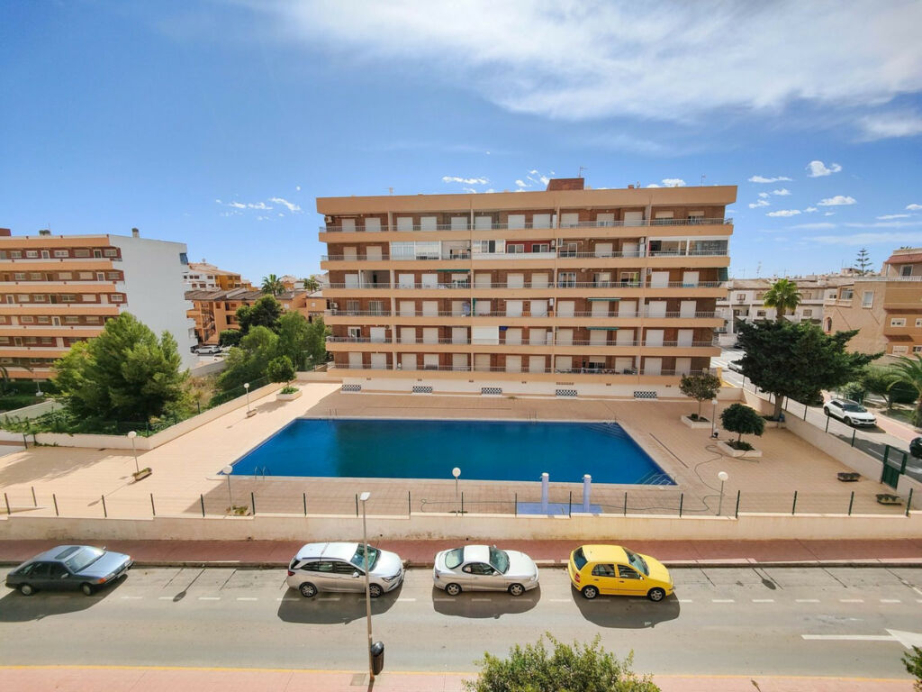 Middle Floor Apartment Punta Prima Alicante - image 15
