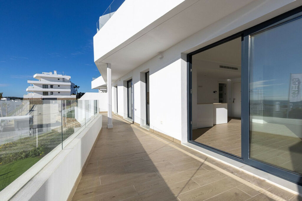 Middle Floor Apartment Estepona Málaga - image 15