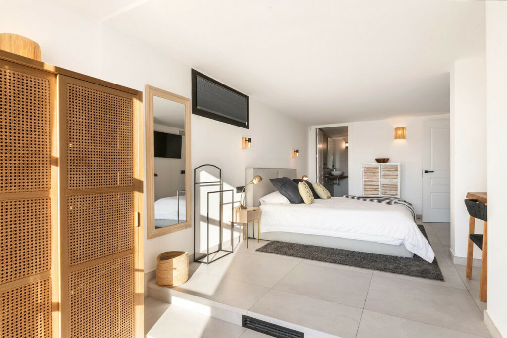 Detached Villa Benahavís Málaga - image 13