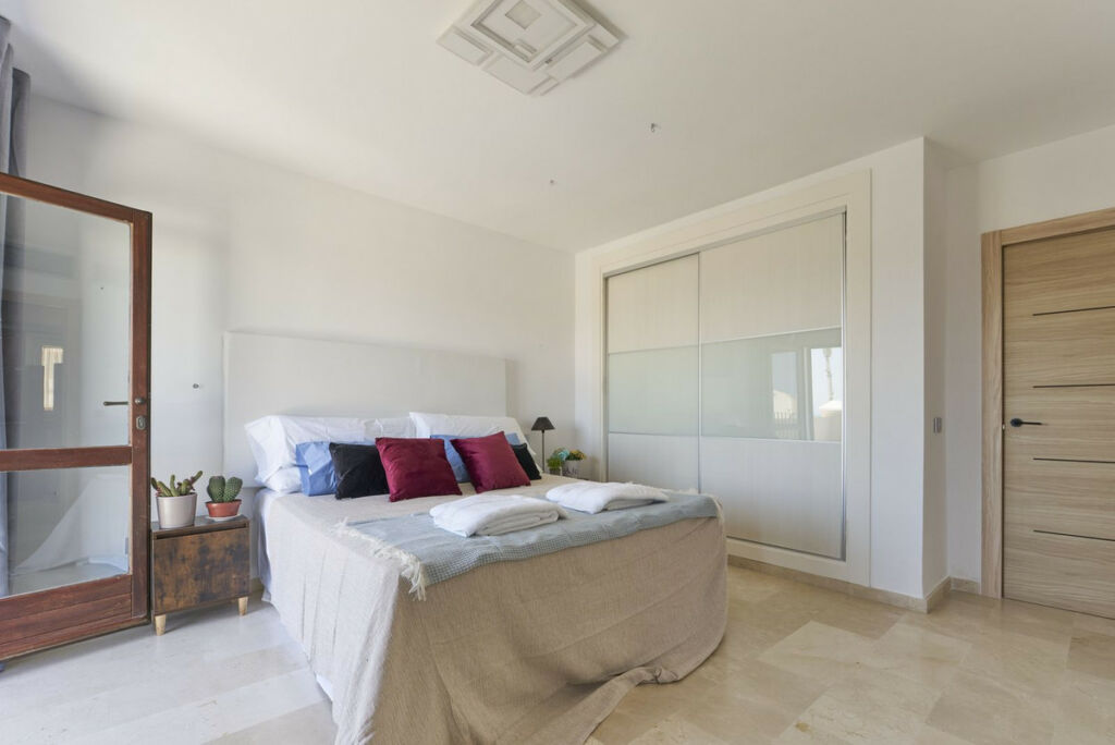 Semi-Detached House The Golden Mile Málaga - image 15