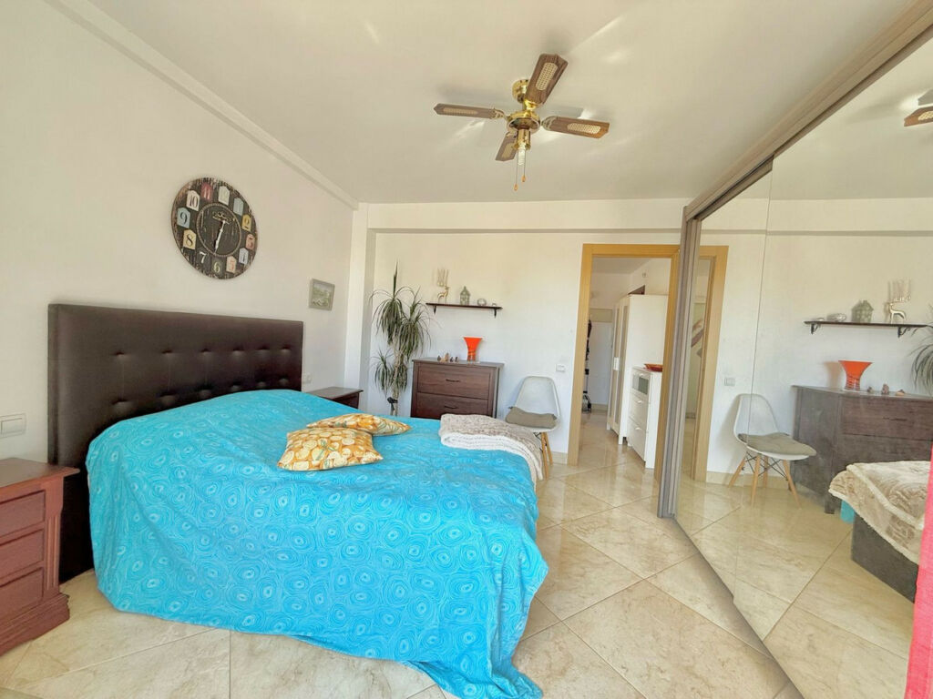 Middle Floor Apartment Los Boliches Málaga - image 15