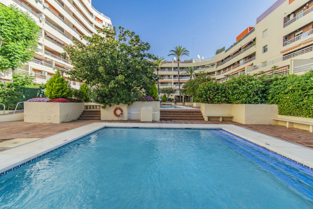 Middle Floor Apartment Marbella Málaga - image 15