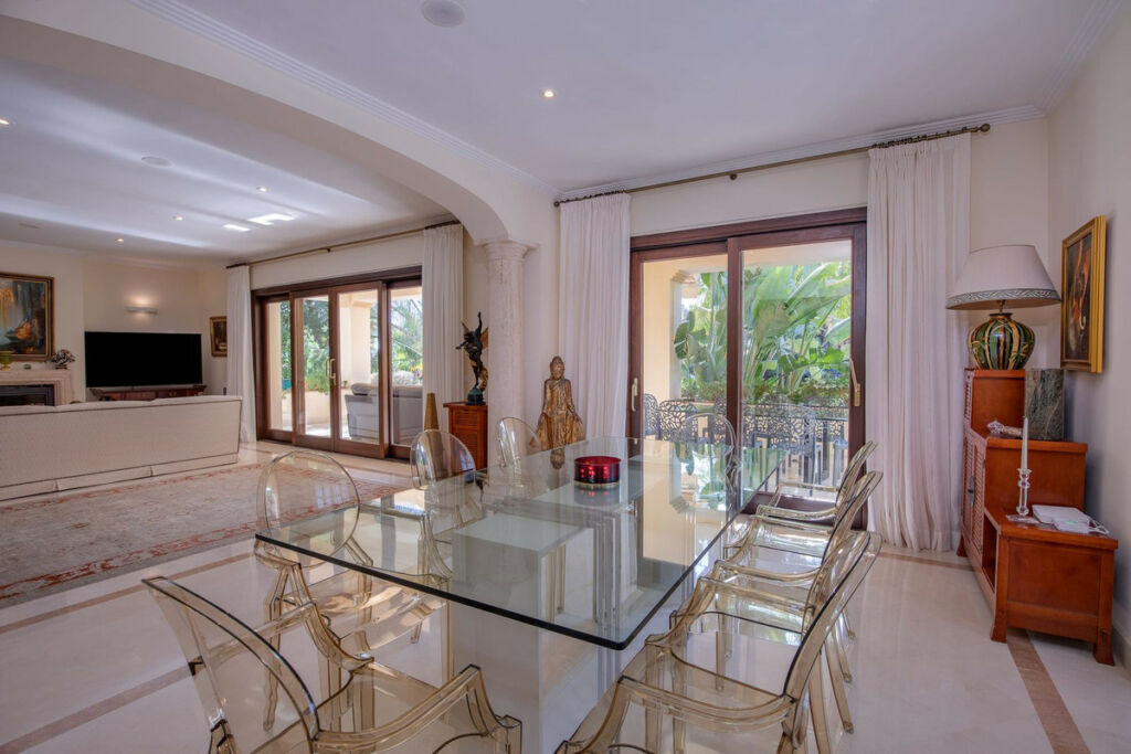Detached Villa Los Arqueros Málaga - image 14