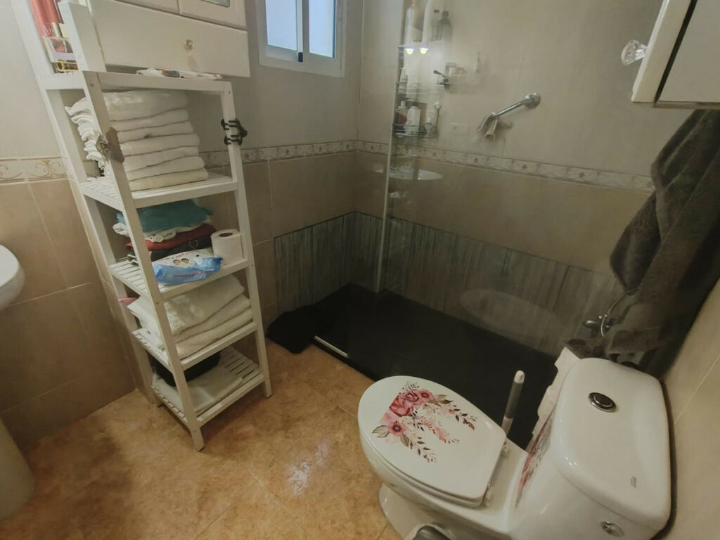 Middle Floor Apartment Torrevieja Alicante - image 15