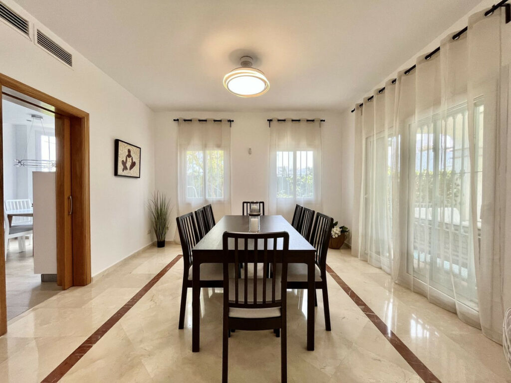 Detached Villa San Pedro de Alcántara Málaga - image 15